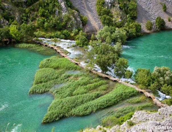 treking kudin most velebit izimanija